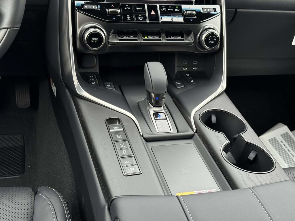 New 2026 Lexus LX 700h Luxury image 15