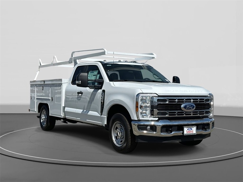 New 2025 Ford F350 XL w/ XL Chrome Package image 4