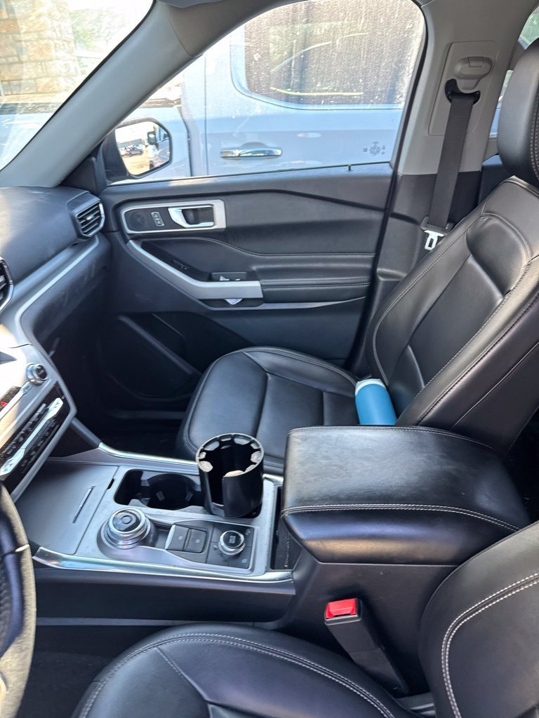 Used 2022 Ford Explorer XLT w/ Equipment Group 202A AWD/4WD image 6