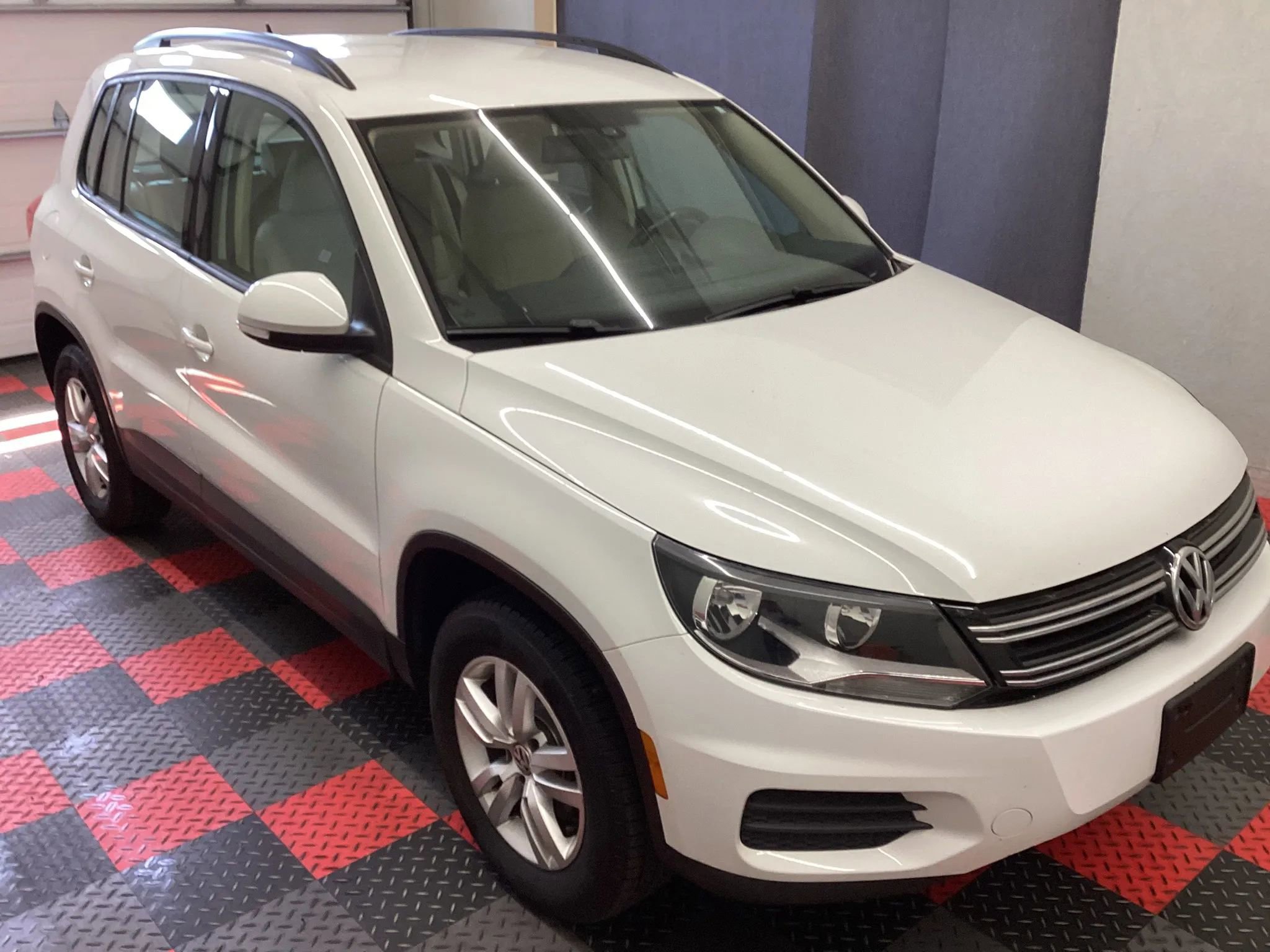 Used 2016 Volkswagen Tiguan S AWD/4WD image 2