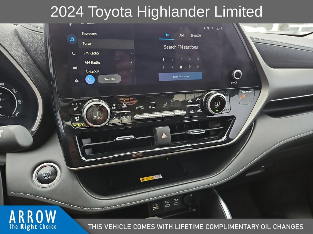 Used 2024 Toyota Highlander Limited FWD image 25