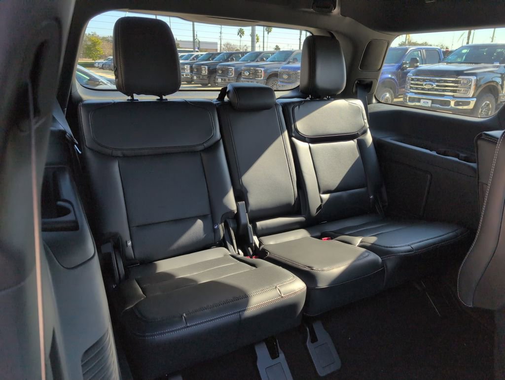New 2026 Ford Expedition Platinum w/ Stealth Appearance Package image 17