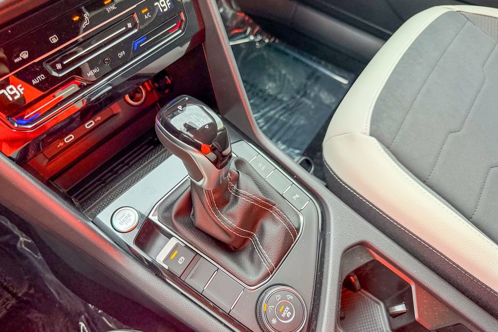 New 2026 Volkswagen Taos SE image 19