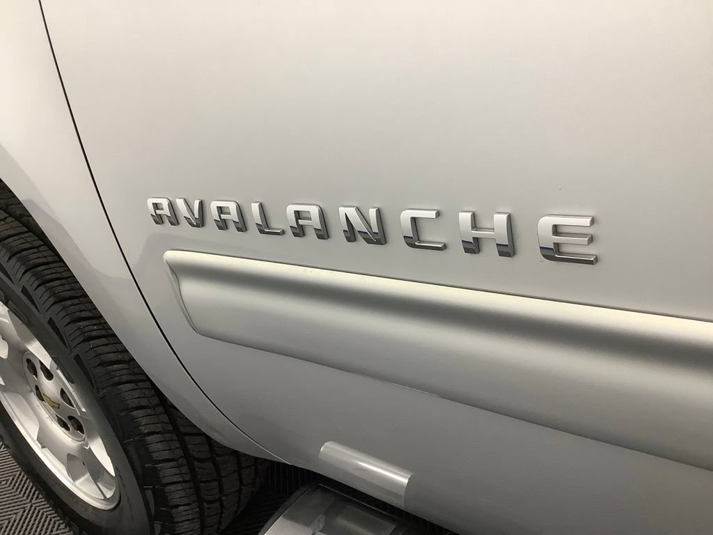 Used 2012 Chevrolet Avalanche LT AWD/4WD image 22