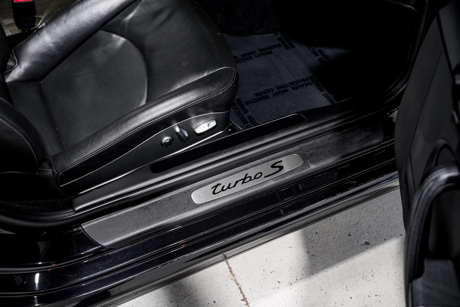 Used 2011 Porsche 911 Turbo S AWD/4WD image 28