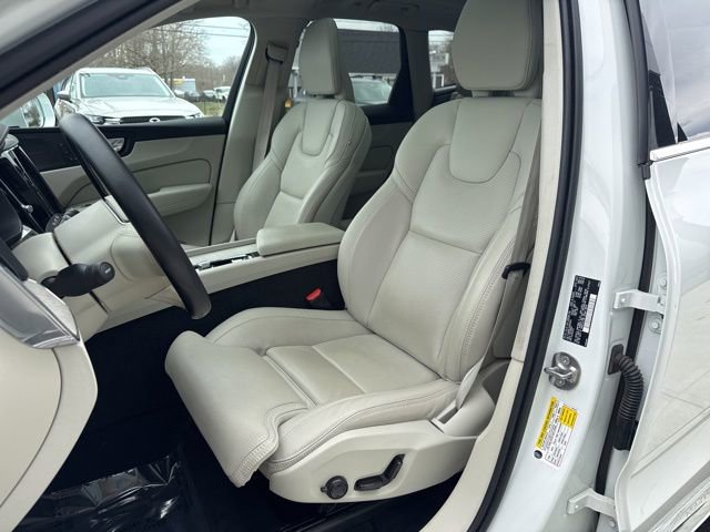 Used 2022 Volvo XC60 T8 Inscription w/ Advanced Package image 11