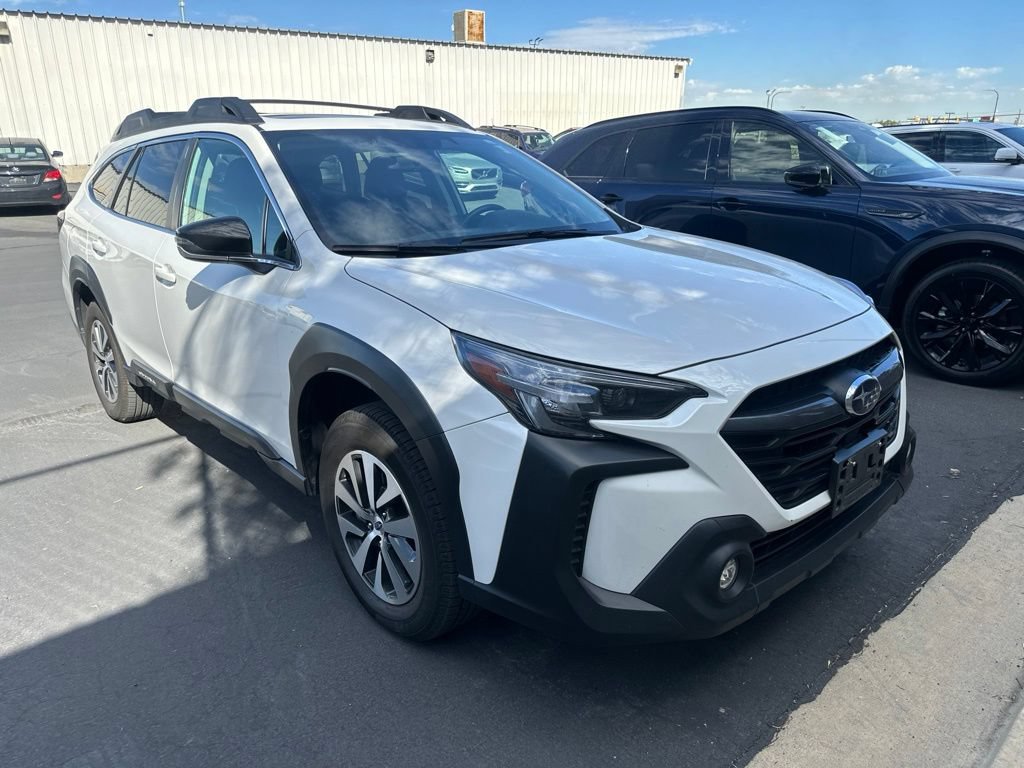 Used 2023 Subaru Outback Premium AWD/4WD image 3