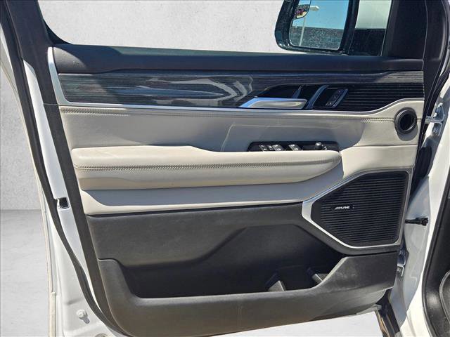 Used 2022 Jeep Wagoneer Series II w/ Premium Group I AWD/4WD image 11