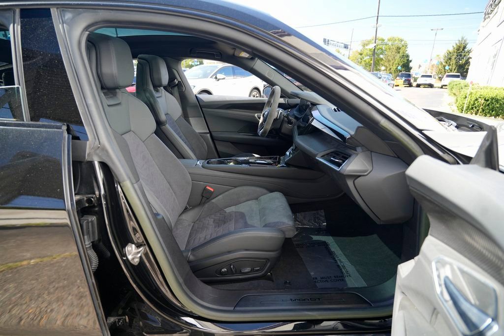 Used 2022 Audi e-tron GT Premium Plus AWD/4WD image 20