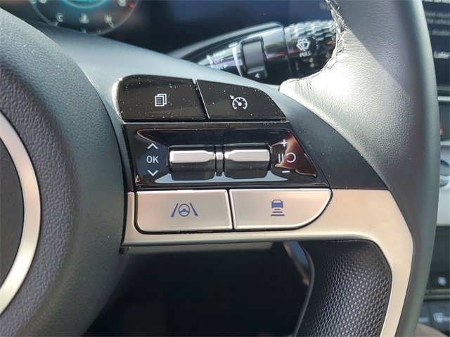 Used 2023 Hyundai Elantra Limited image 25