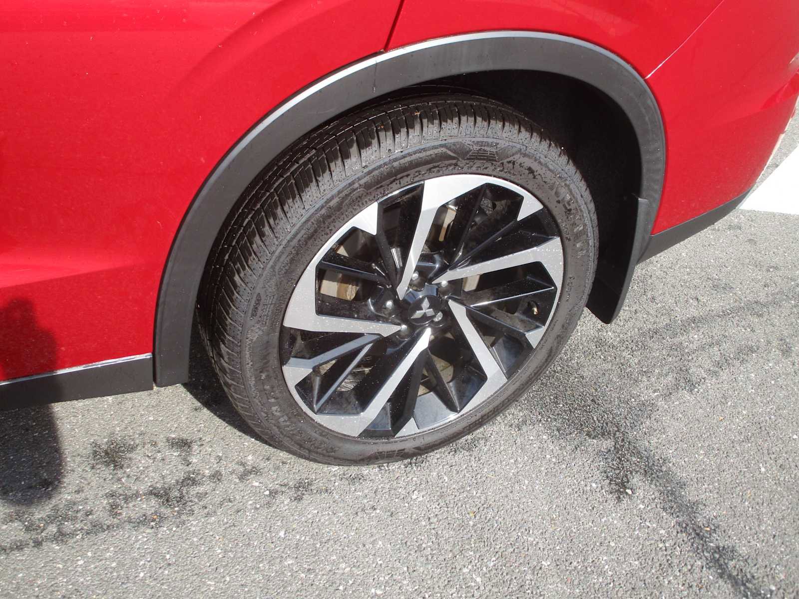 Used 2023 Mitsubishi Outlander SE image 8