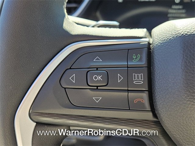 New 2025 Jeep Grand Cherokee Altitude image 26