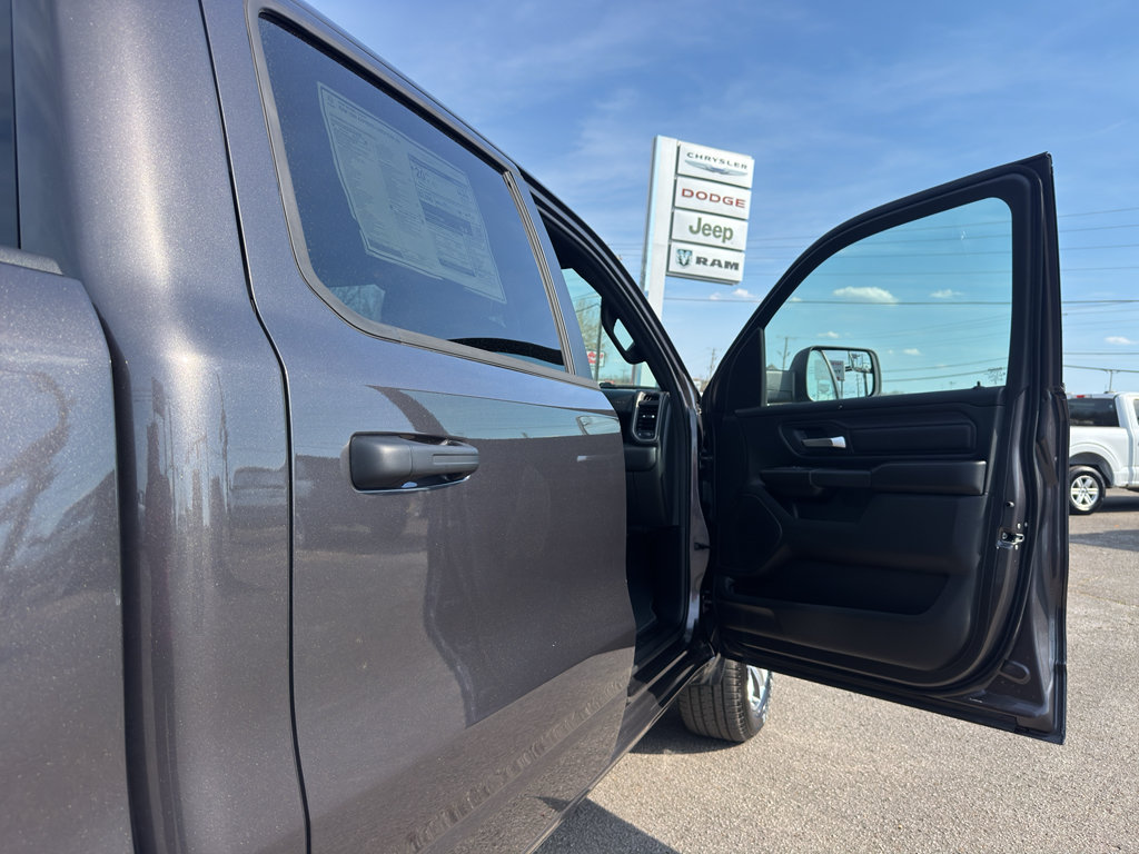 New 2026 RAM 1500 Express AWD/4WD image 21
