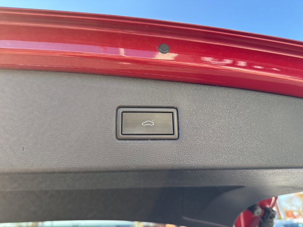 Used 2018 Volkswagen Tiguan SEL image 53