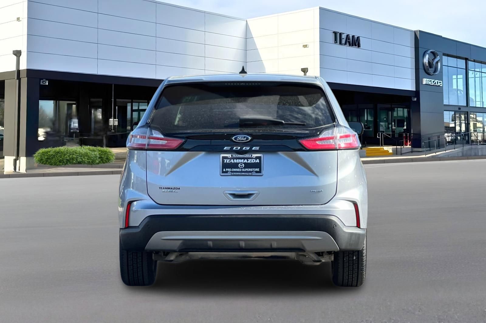 Used 2023 Ford Edge SEL image 5