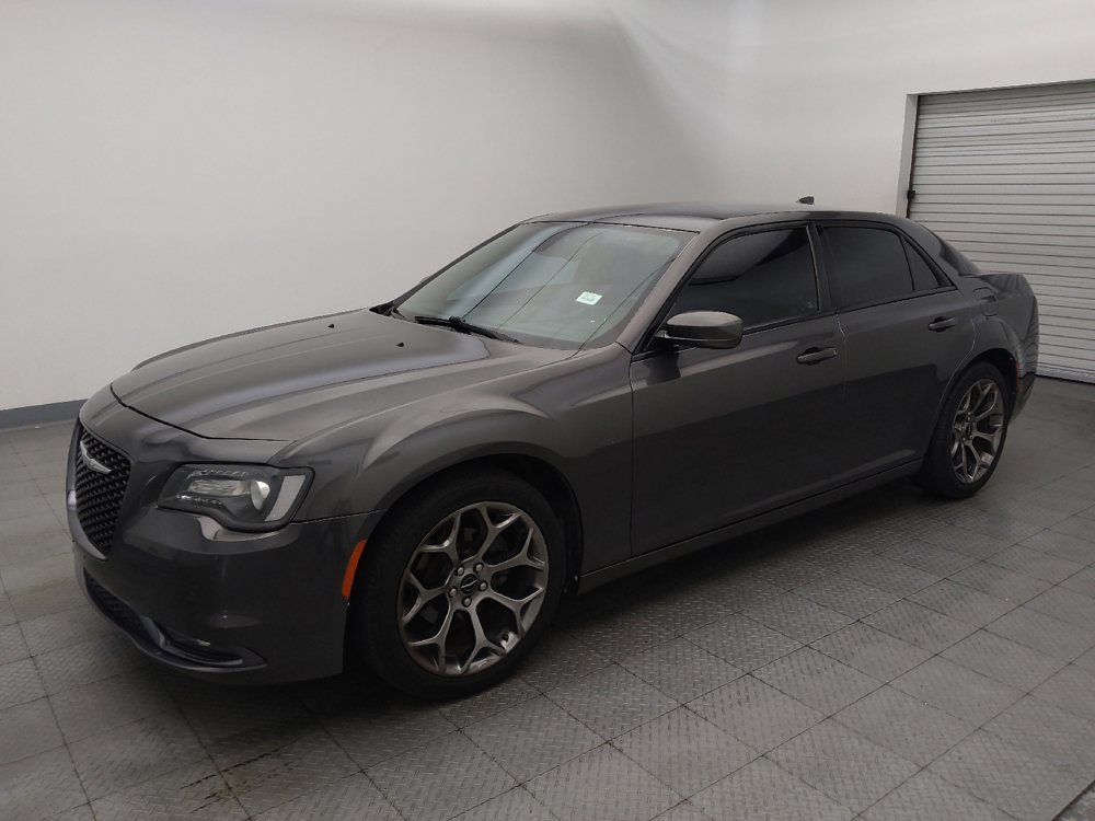 Used 2018 Chrysler 300 S image 2