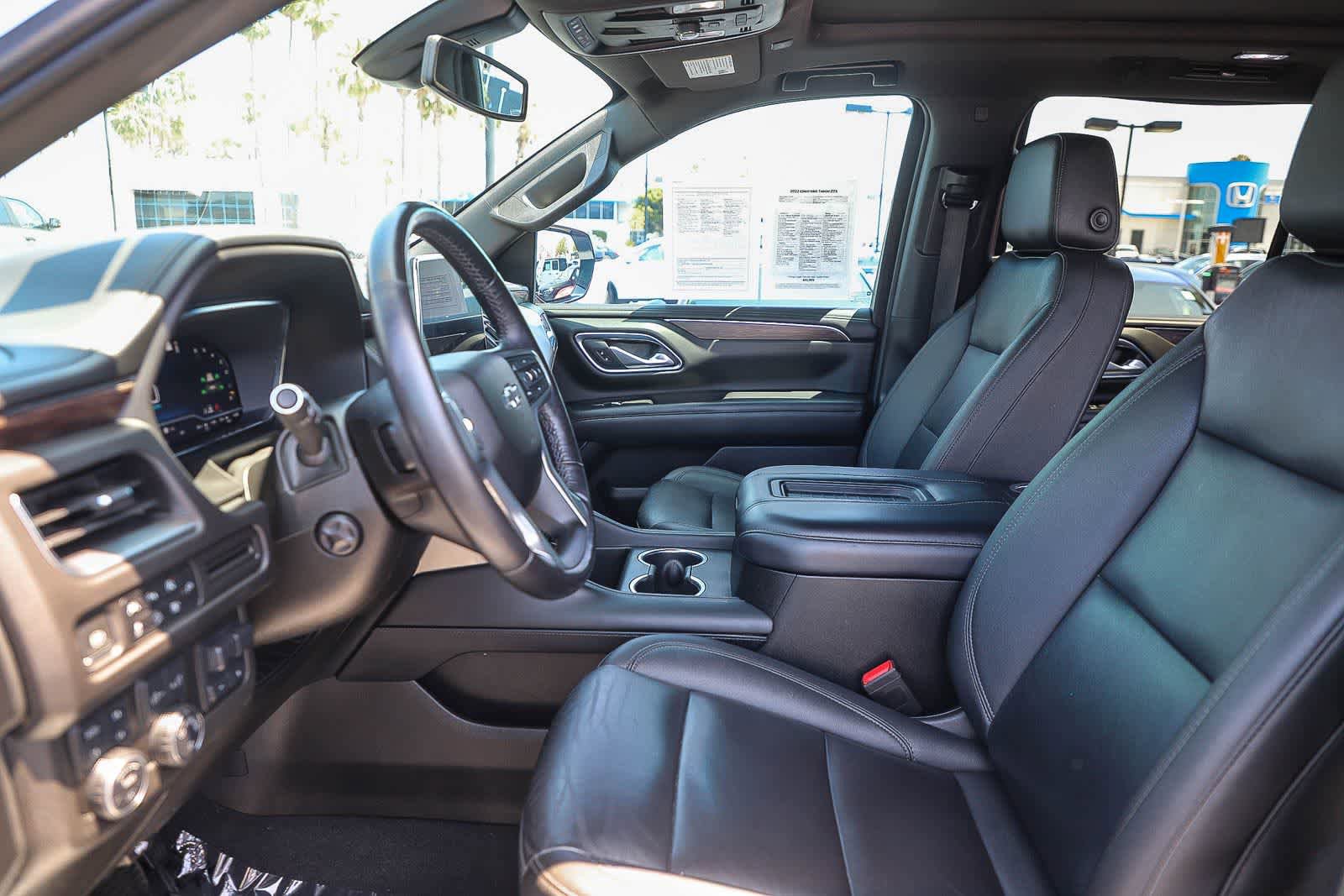 Used 2022 Chevrolet Tahoe Z71 w/ Z71 Off-Road Package AWD/4WD image 18