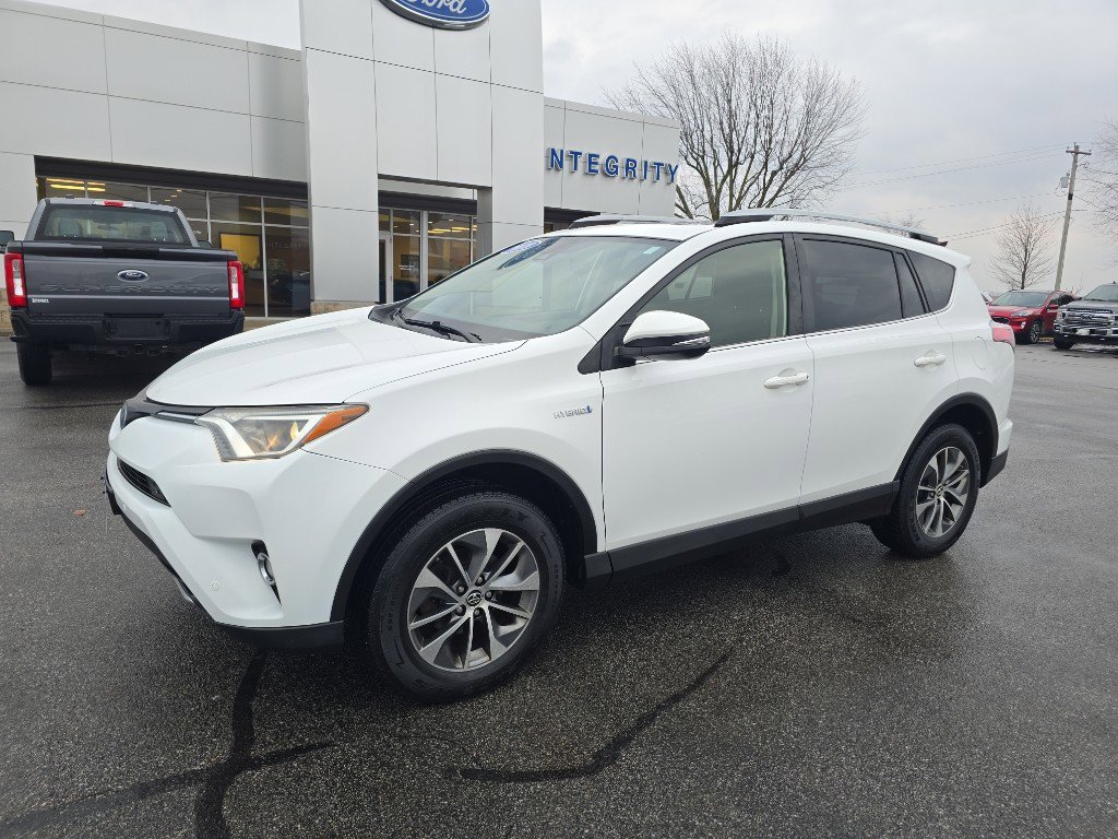 Used 2018 Toyota RAV4 XLE w/ Convenience Package image 2
