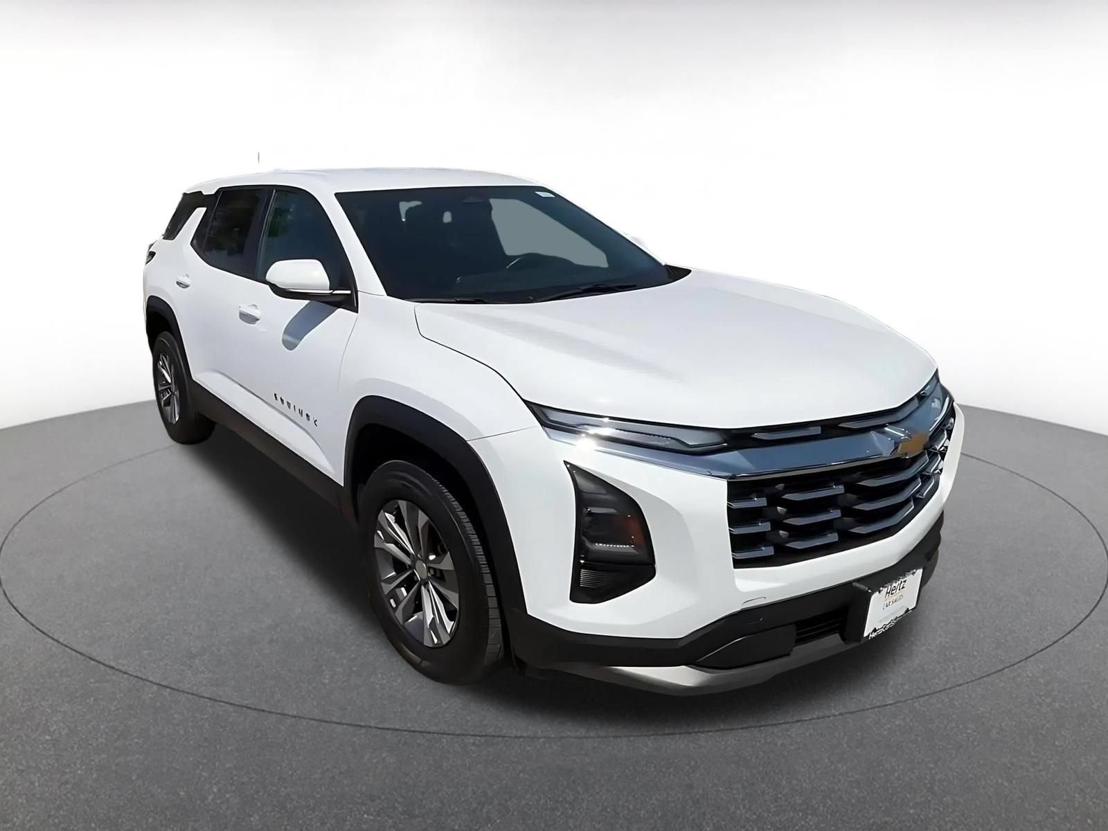 Used 2025 Chevrolet Equinox LT FWD image 3