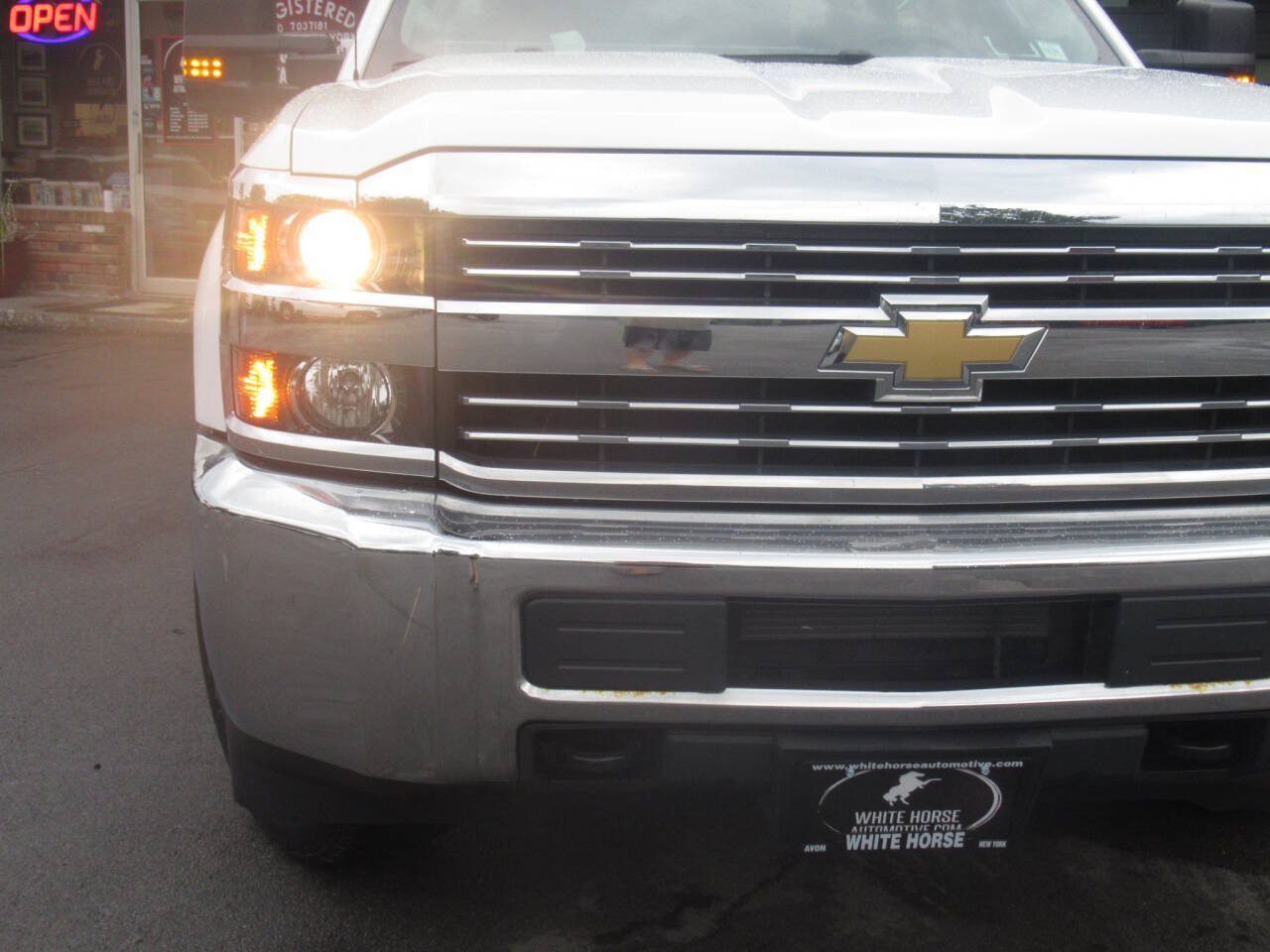 Used 2017 Chevrolet Silverado 3500 W/T AWD/4WD image 3