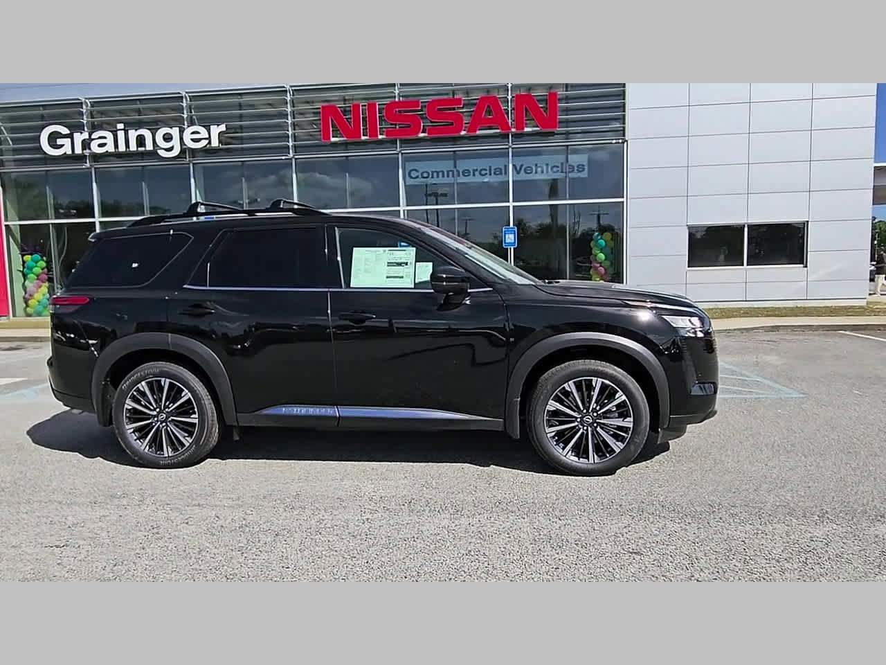 New 2026 Nissan Pathfinder Platinum FWD image 36