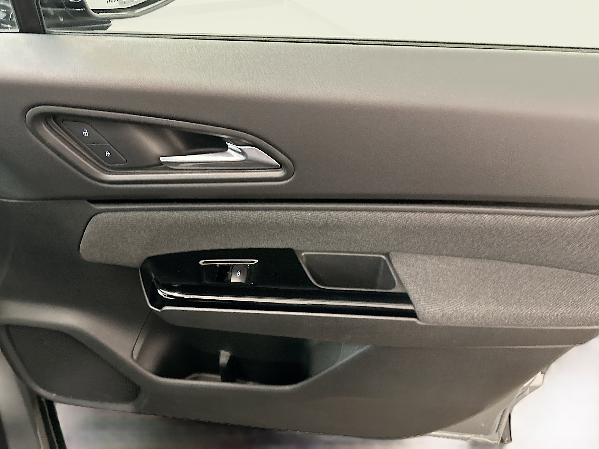 Used 2025 Honda Prologue EX image 33
