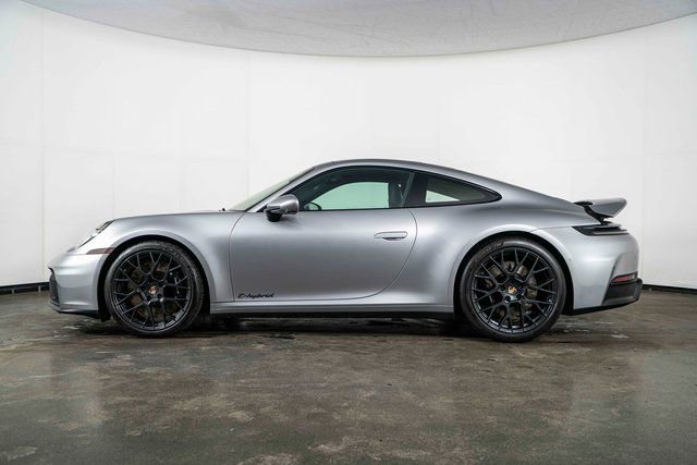 Used 2025 Porsche 911 Carrera GTS image 5