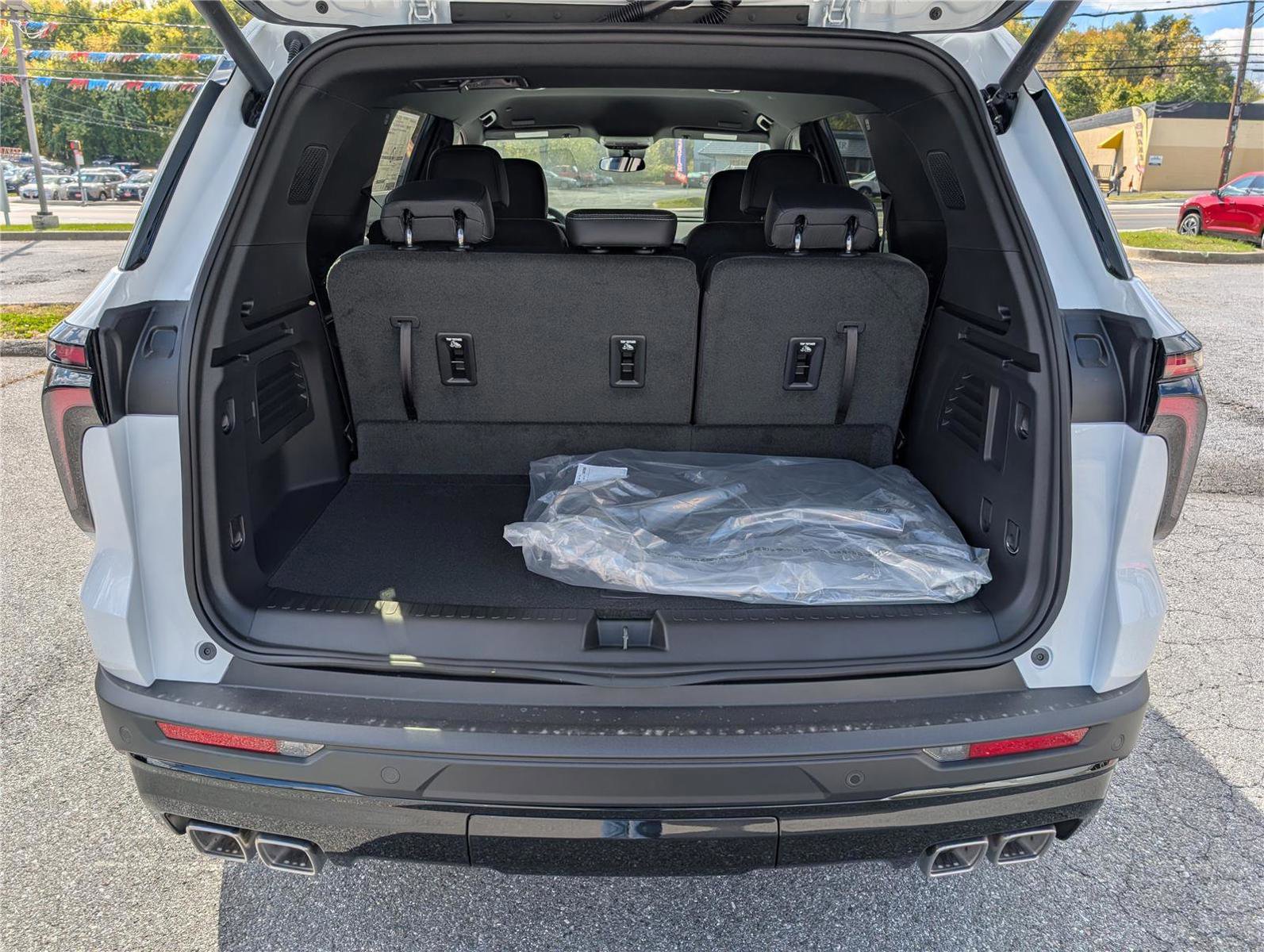 New 2026 Chevrolet Traverse LT w/ Midnight/Sport Edition image 10