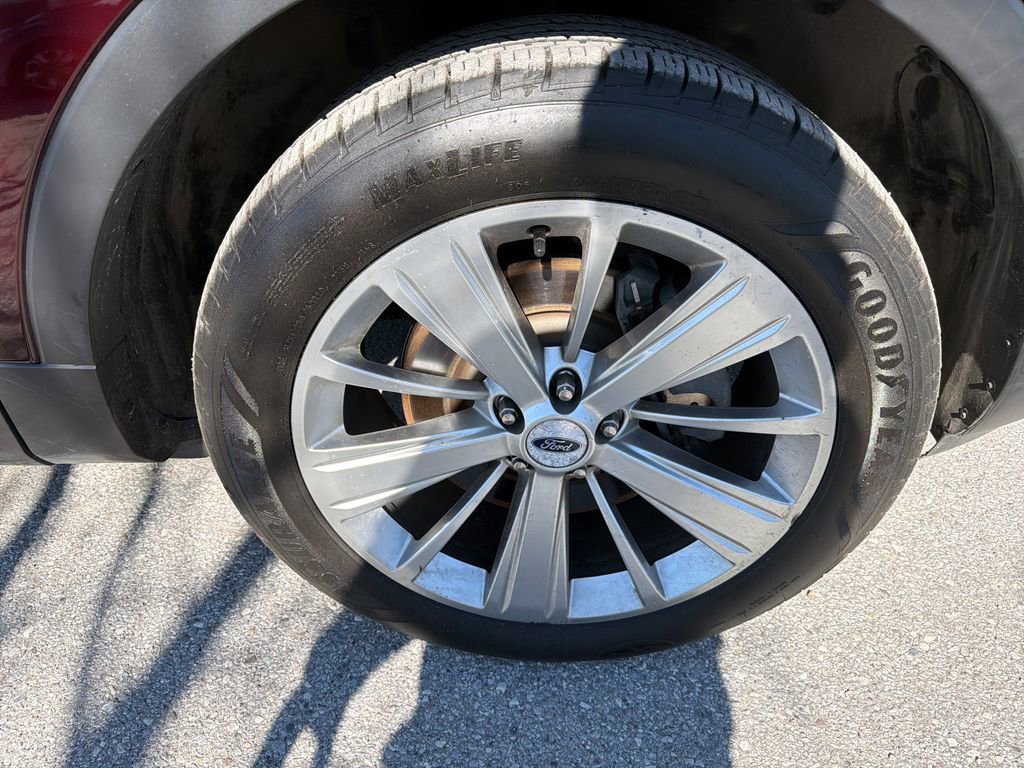 Used 2019 Ford Explorer Limited image 18