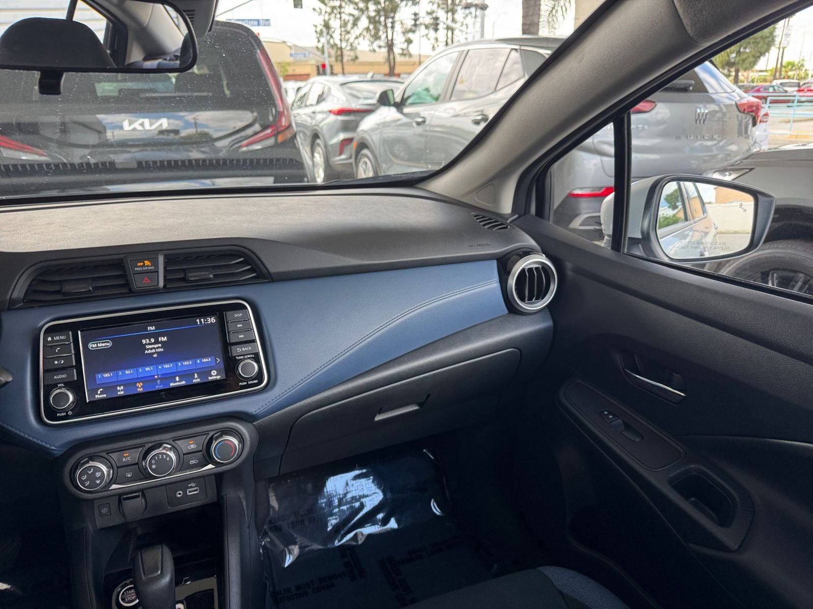 Used 2025 Nissan Versa SV image 34