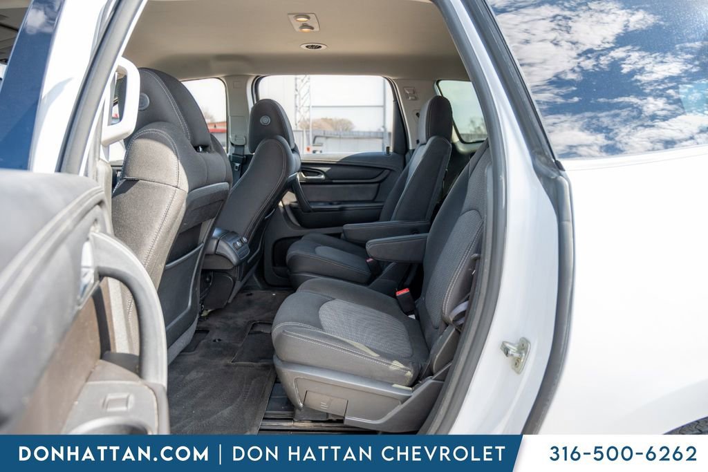 Used 2017 Chevrolet Traverse LT w/ Style and Technology Package image 19