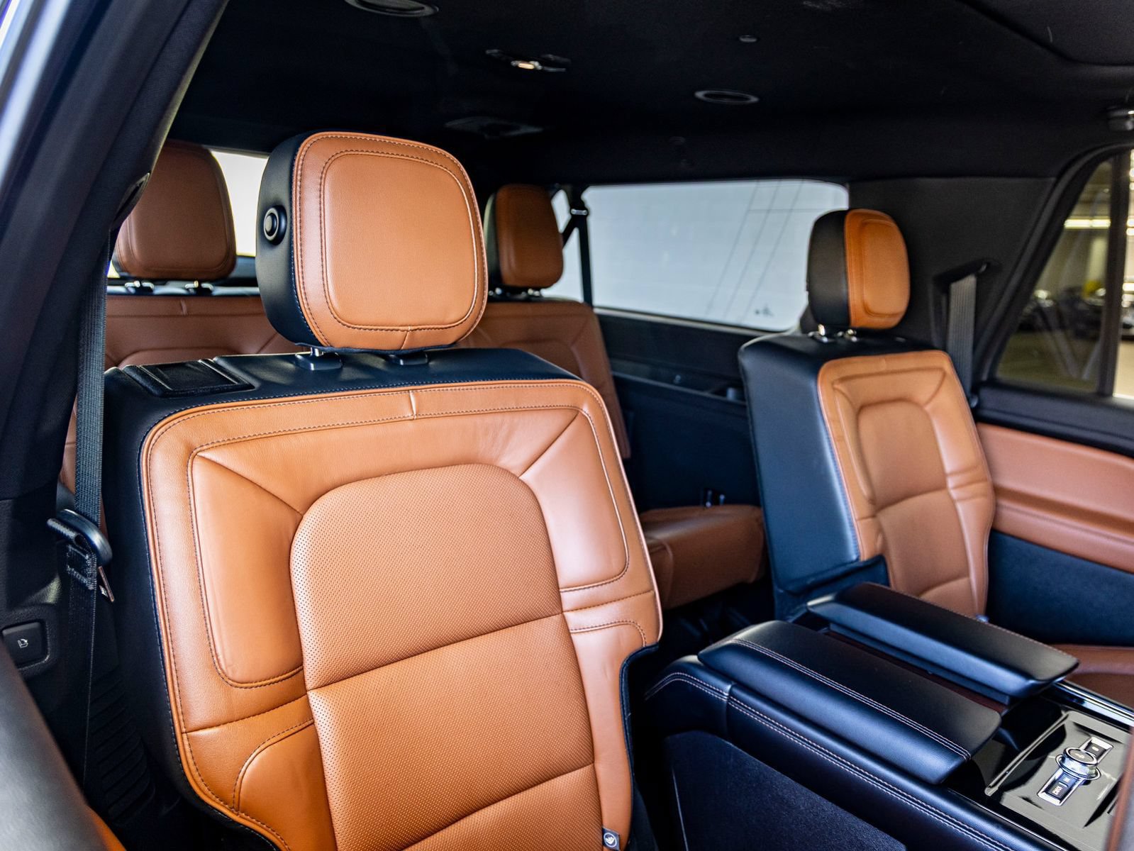 Used 2018 Lincoln Navigator L Reserve w/ Technology Package AWD/4WD image 32