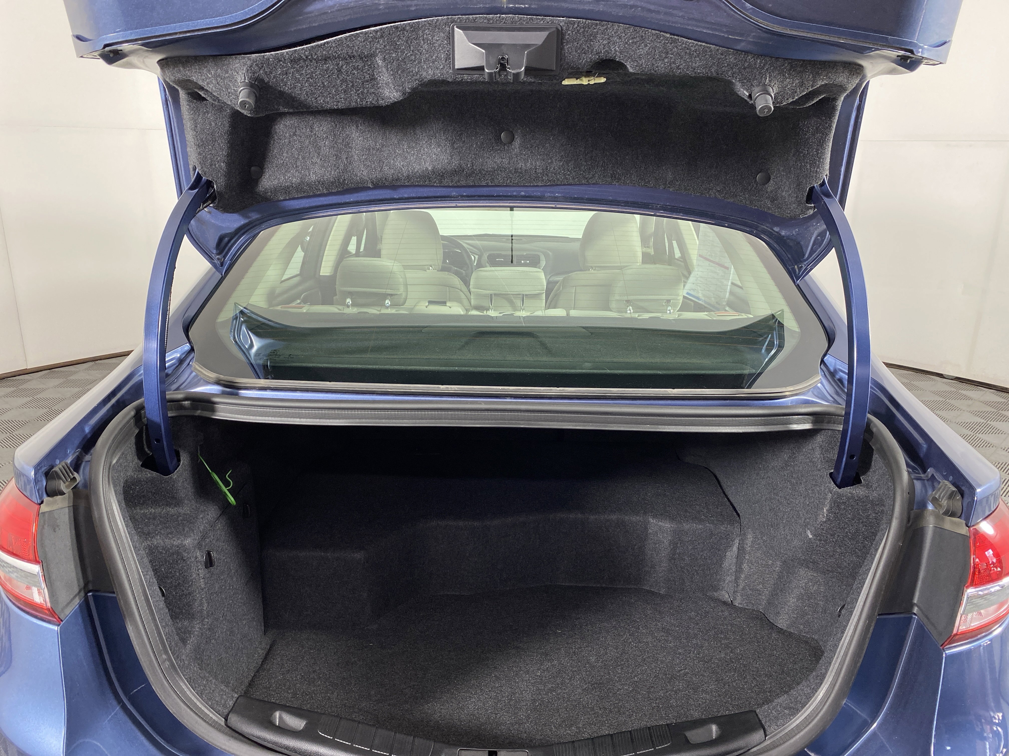 Used 2018 Ford Fusion S image 31