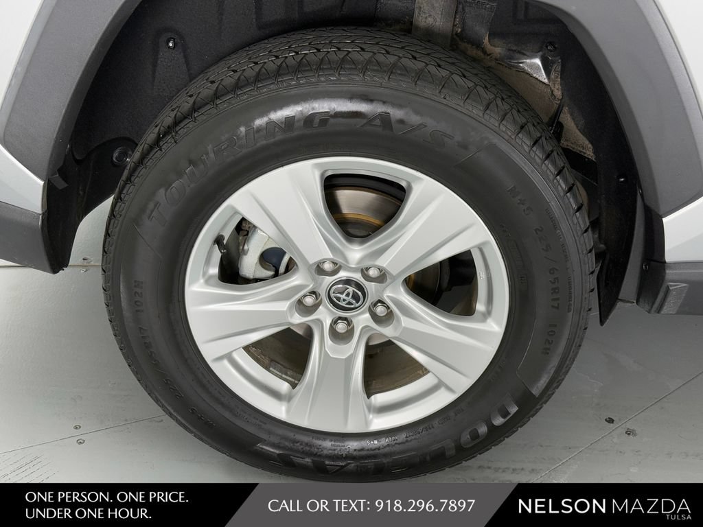 Used 2020 Toyota RAV4 XLE FWD image 11