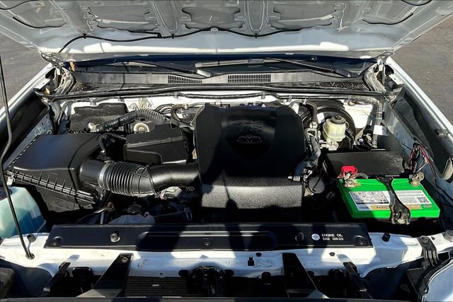 Used 2018 Toyota Tacoma SR5 AWD/4WD image 29