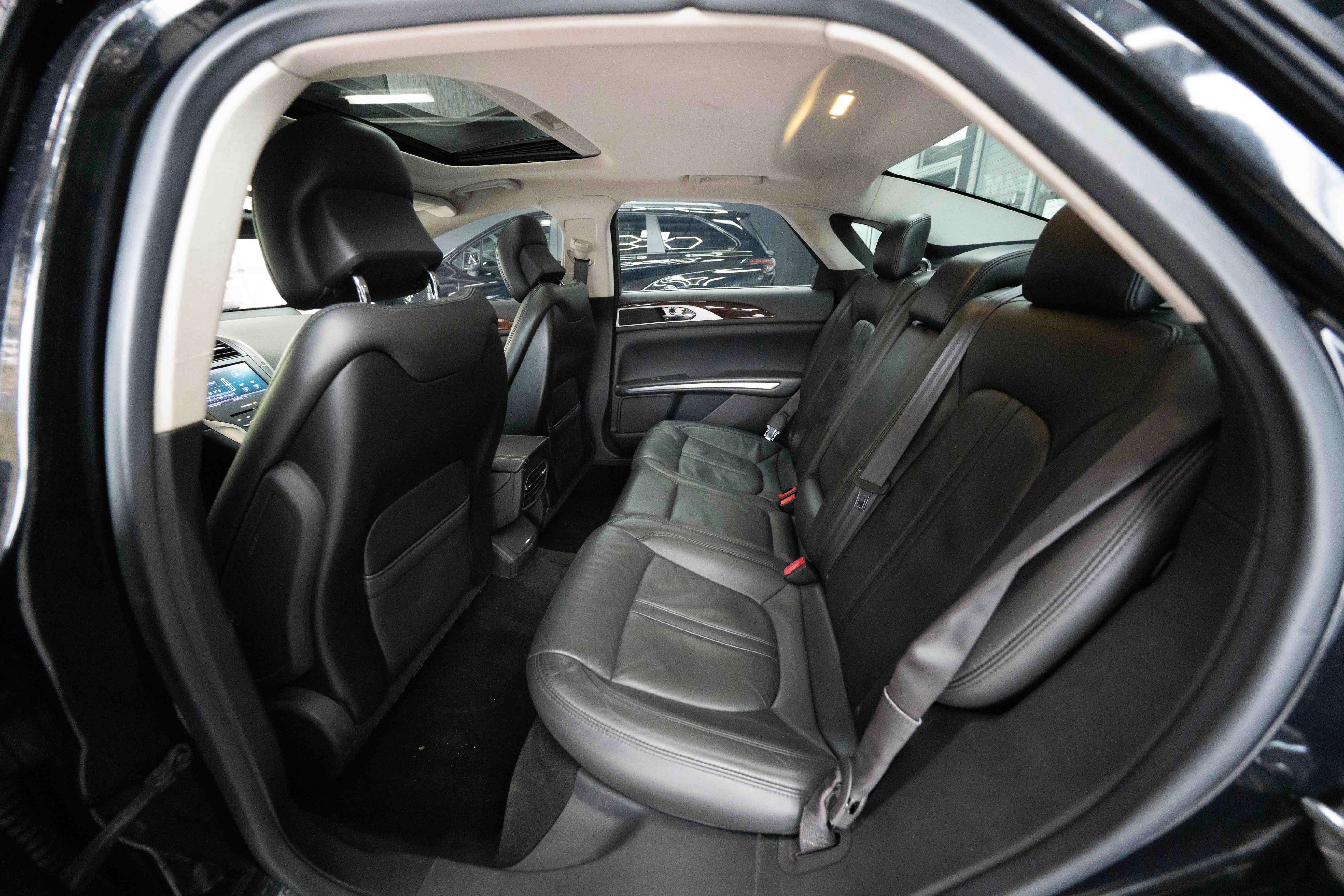 Used 2013 Lincoln MKZ image 23