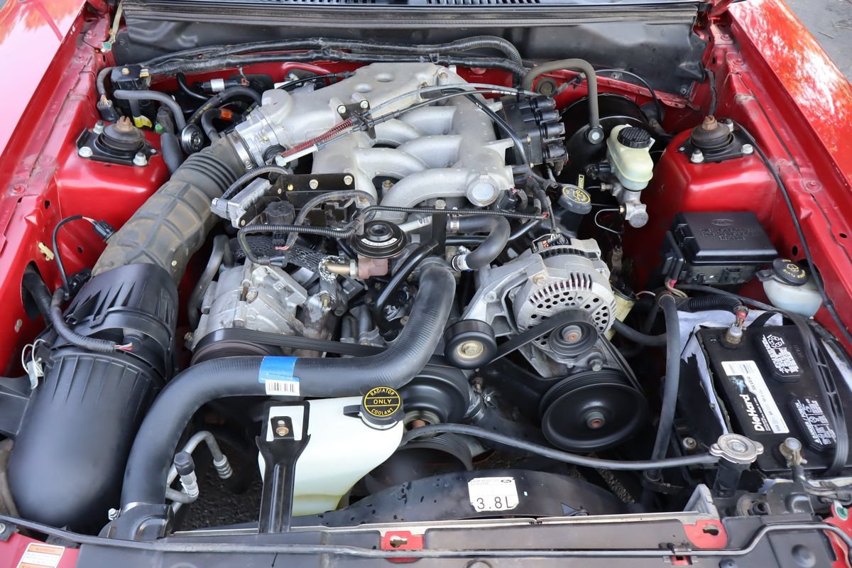 Used 1999 Ford Mustang Convertible RWD image 36