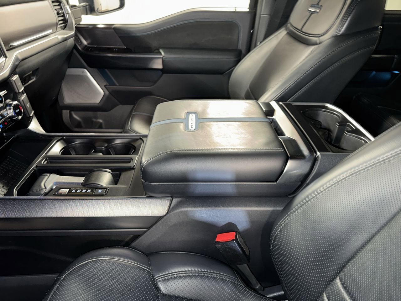 Used 2024 Ford F150 Platinum w/ FX4 Off-Road Package image 30