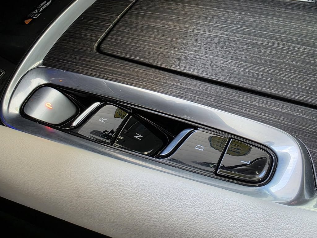 Used 2022 Buick Enclave Avenir w/ Avenir Technology Package FWD image 43