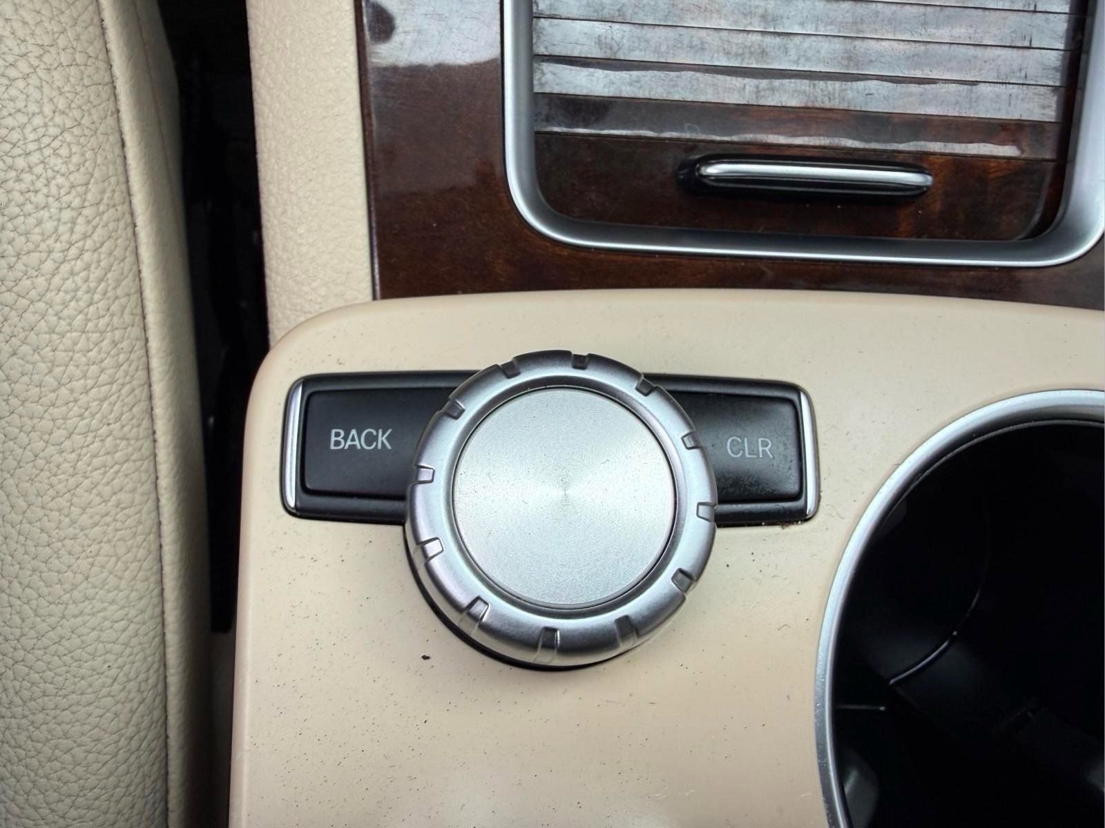 Used 2015 Mercedes-Benz GLK 350 4MATIC image 25