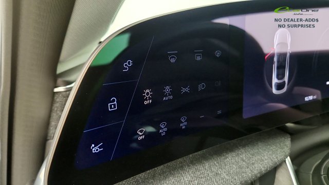 Used 2025 Lucid Air Pure RWD image 49