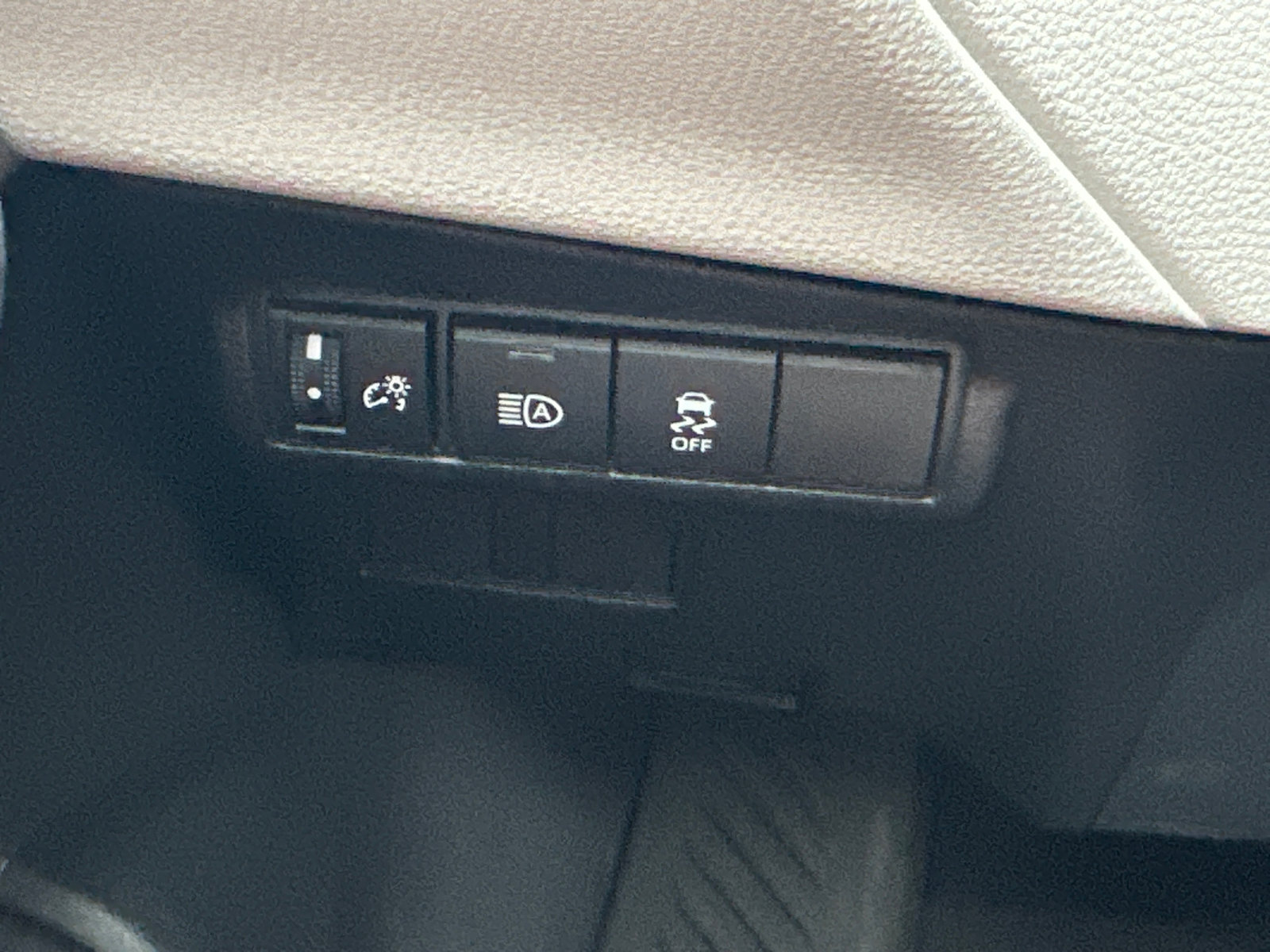 Used 2026 Toyota Corolla Cross L FWD image 29