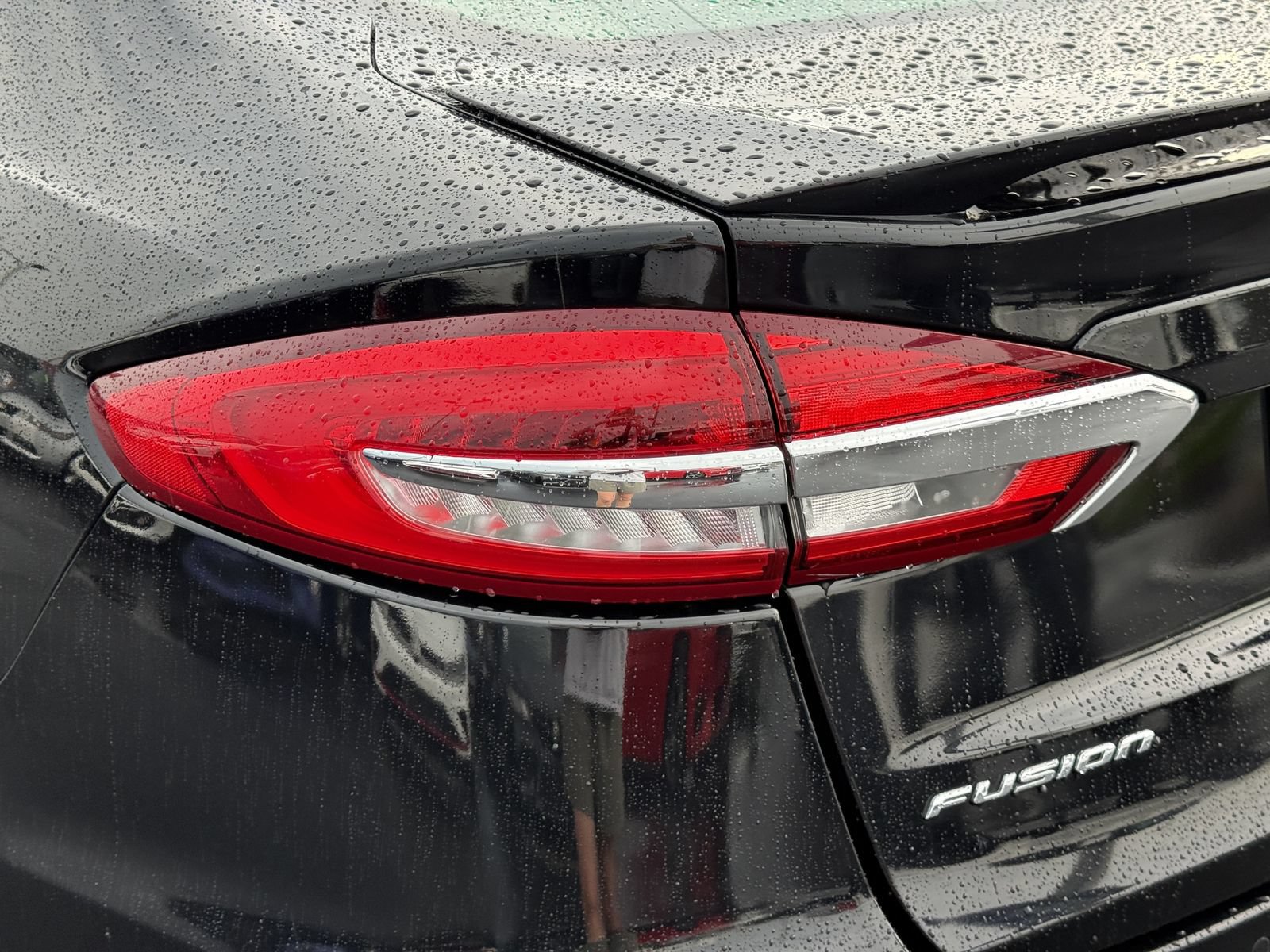 Used 2020 Ford Fusion Energi Titanium FWD image 11