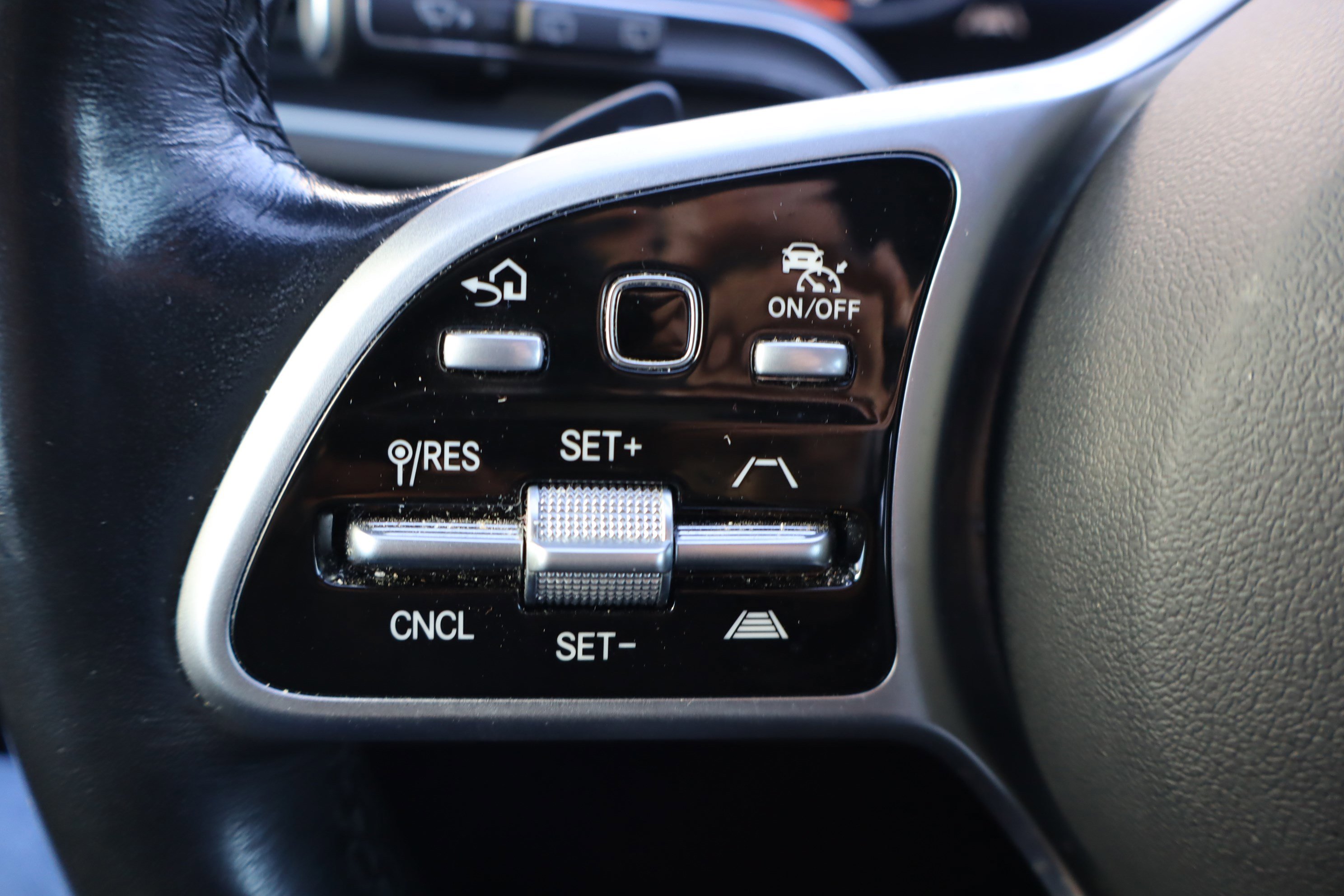 Used 2021 Mercedes-Benz GLS 580 4MATIC image 22