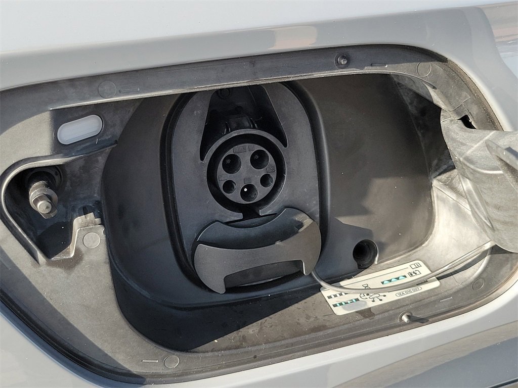 Used 2023 Volkswagen ID.4 Pro image 21