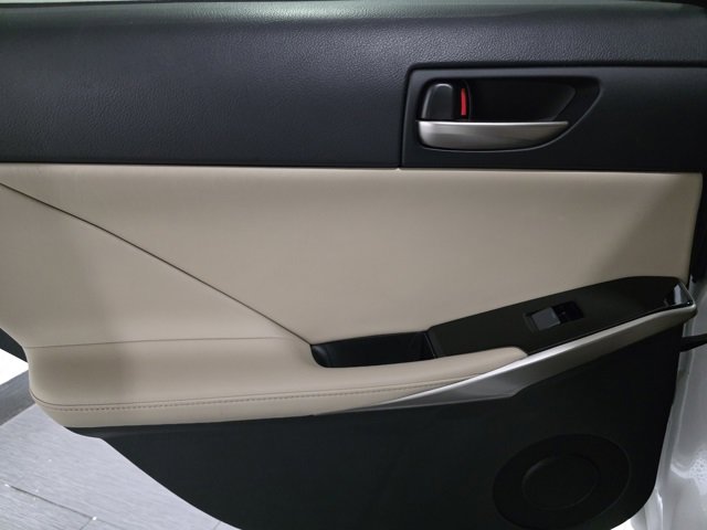 Used 2017 Lexus IS 300 AWD image 11