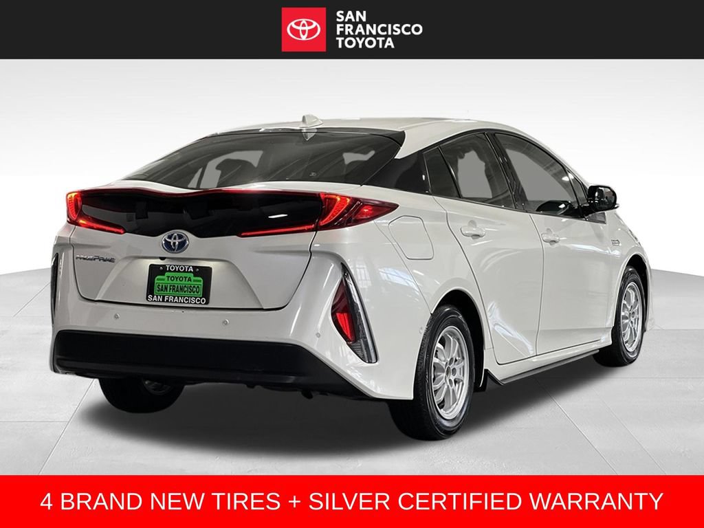 Certified 2017 Toyota Prius Prime Advanced FWD image 5