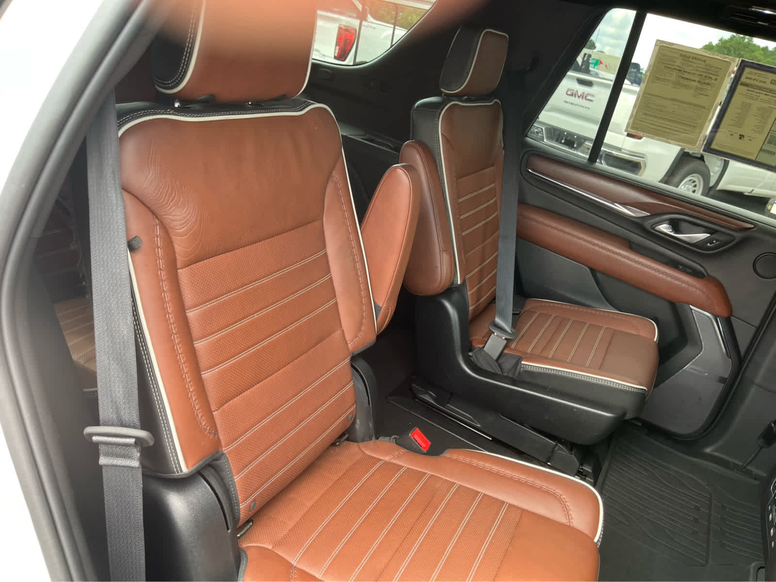 Used 2023 GMC Yukon Denali Ultimate AWD/4WD image 23