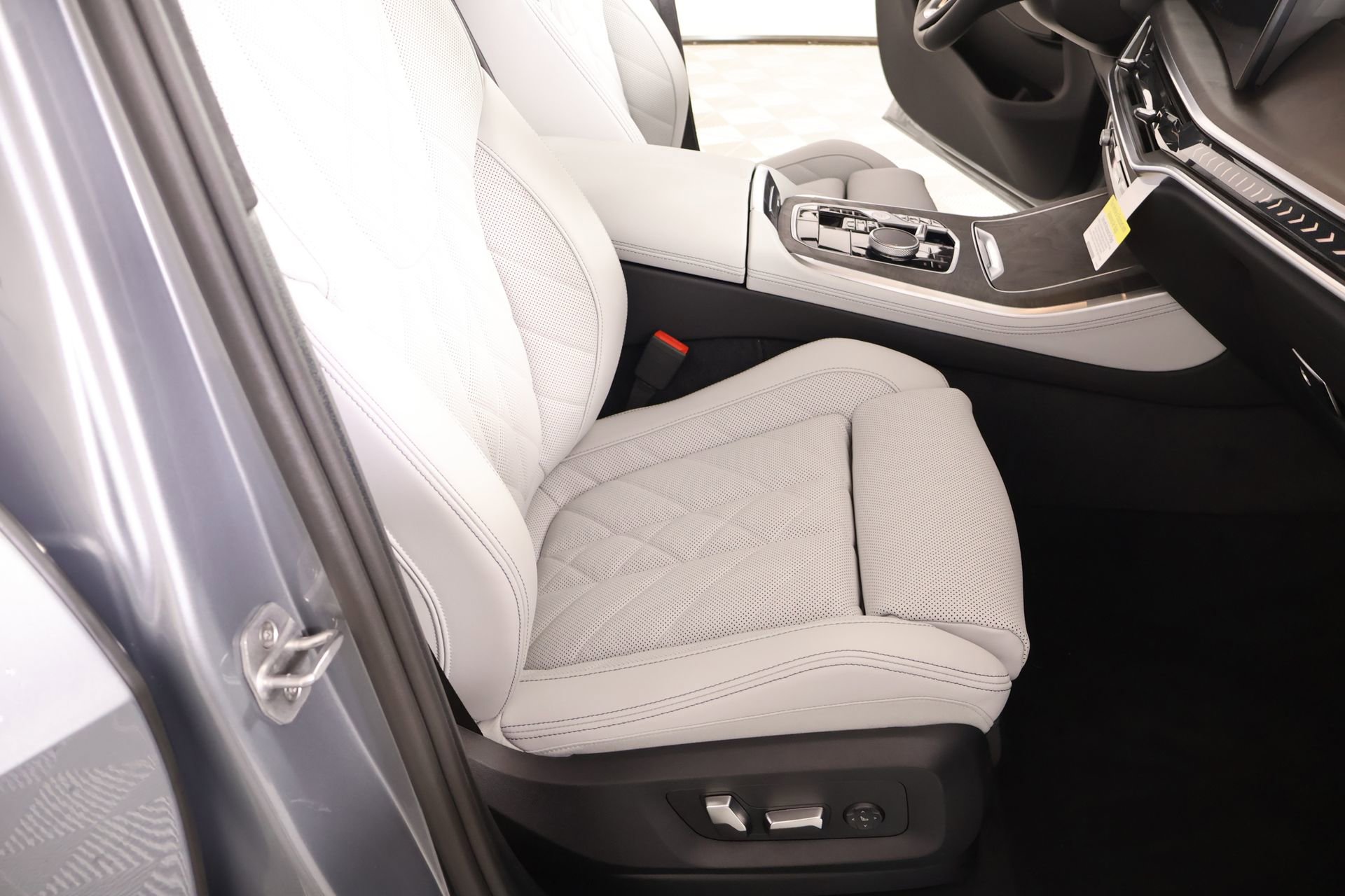 New 2026 BMW X5 xDrive40i AWD/4WD image 13