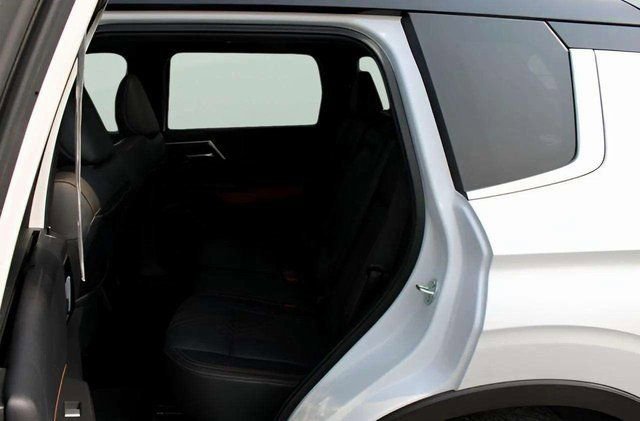 Used 2024 Mitsubishi Outlander SEL image 28